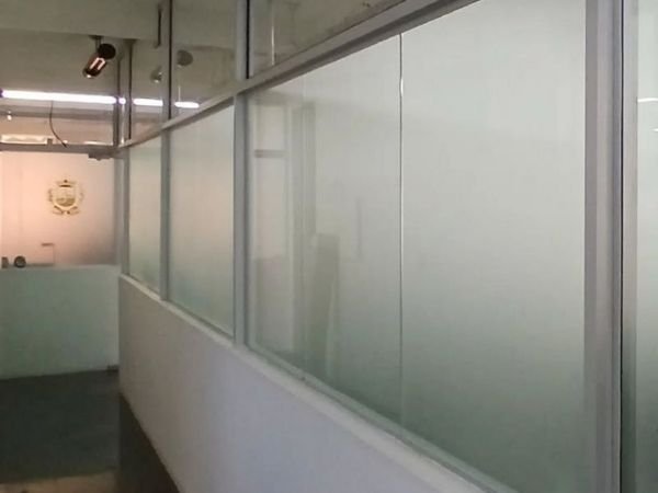 Garanta a privacidade com película decorativa em Vitória